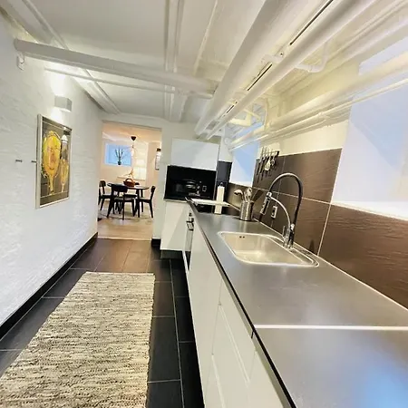 Aday - Modern In The Heart Of * 올보르